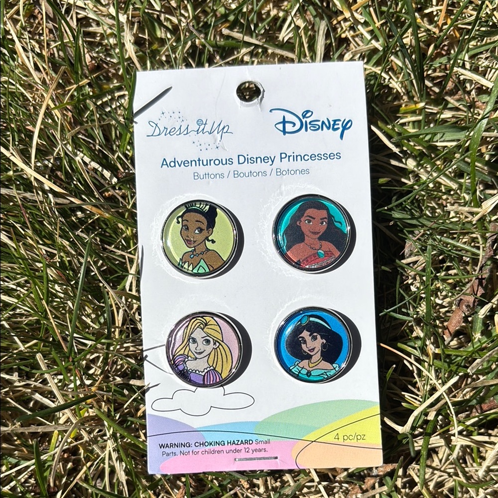 Disney Princess Buttons - NEW - Picture 2 of 3